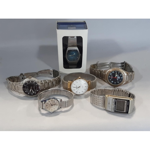 1390 - Mixed collection of watches to include a boxed red Ice-Watch, boxed Seiko, three Sekonda examples, C... 