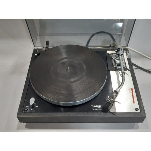 2123 - A Thorens TD 160 B Mark II record player (af)