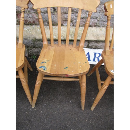 2121 - A set of five modern Windsor lathe back kitchen chairs  in light beechwood (af)