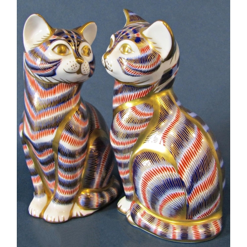 1073 - Five Royal Crown Derby cat figures