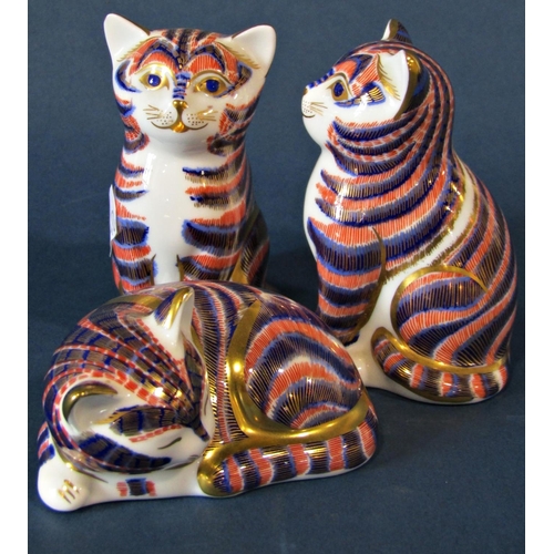 1073 - Five Royal Crown Derby cat figures