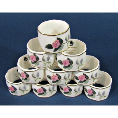 1025 - Ten Wedgwood napkin rings together with two cake plates, all with original boxes (12)