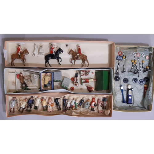 330 - Interesting collection of pre WW2 hollow cast lead figures and animals including hunting figures wit... 