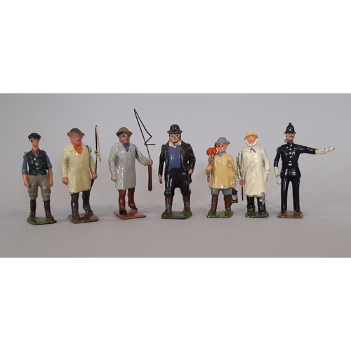 330 - Interesting collection of pre WW2 hollow cast lead figures and animals including hunting figures wit... 