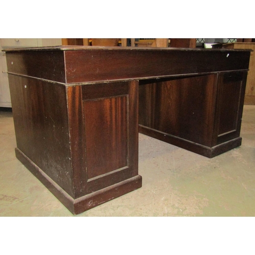 2249 - A reproduction Georgian style kneehole twin pedestal writing desk with inset leather top over eight ... 