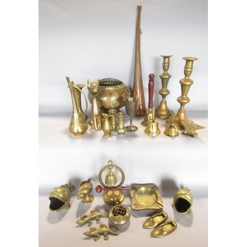 1421 - A mixed selection of 19th and 20th century copper and brass ware, coal scuttle, jardiniere, milk jug... 