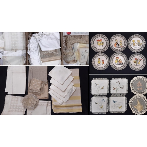 1600 - 2 boxfuls of white and ecru table linen including damask napkins, small lace mats, starched cloth wi... 