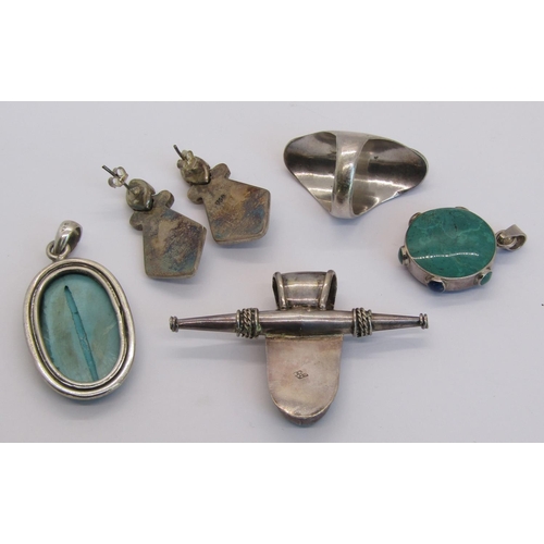 1329 - Group of gem set silver jewellery to include a 980 silver reversible pendant set with lapis lazuli a... 