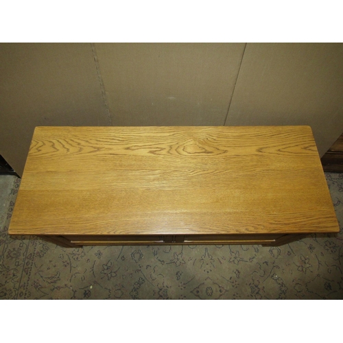 2214 - Good quality reproduction oak coffer / blanket chest with hinged lid, the front elevation enclosing ... 