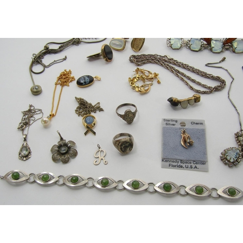 1339 - Collection of silver and costume jewellery to include a long Eastern silver chain necklace (one 'S' ... 