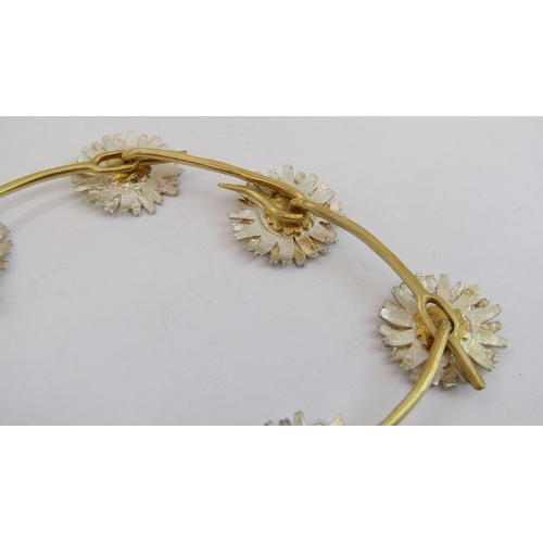 1323 - Silver gilt daisy necklace and matching bracelet by Nicholas Plummer, London 1998 (2)