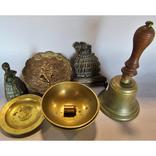 1471 - A small selection brass ware, bell, dishes, bowl, animals, ink well etc.