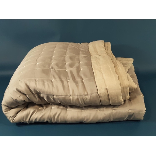 1564 - Quantity of soft furnishings comprising White Company king size quilt/ throw in linen and silk (AF) ... 