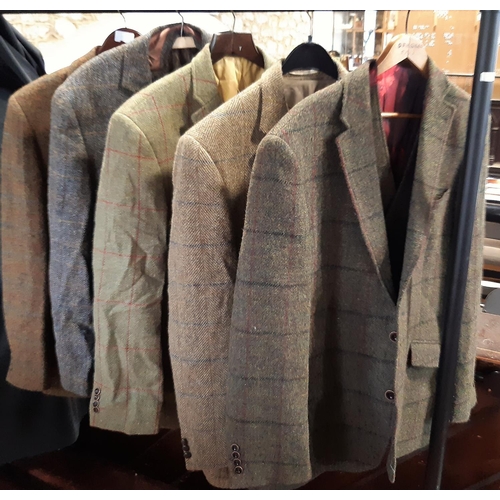 1577 - Five Harris tweed jackets, 4 of which have matching waistcoats, sizes 42R x 2, 40R x2 and large