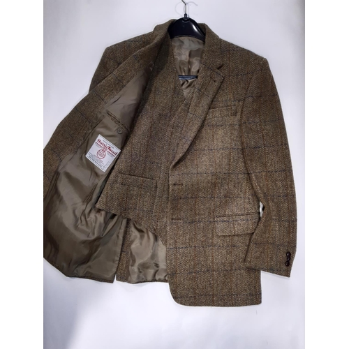 1577 - Five Harris tweed jackets, 4 of which have matching waistcoats, sizes 42R x 2, 40R x2 and large