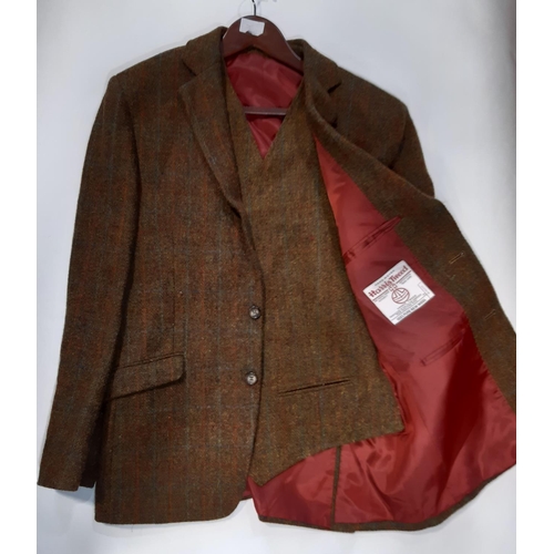 1577 - Five Harris tweed jackets, 4 of which have matching waistcoats, sizes 42R x 2, 40R x2 and large