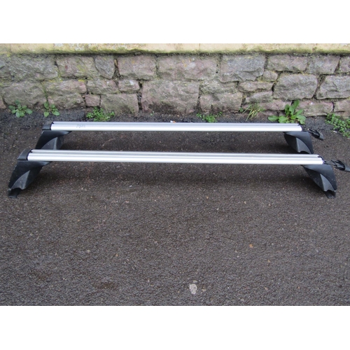 2115 - Pair of roof bars for a Mercedes vehicle