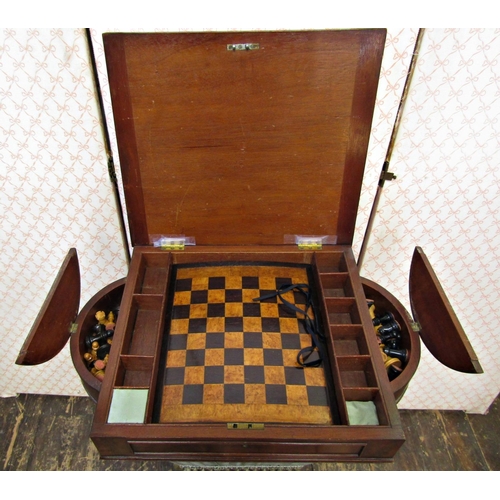 2627 - A Regency mahogany ladies games table, the rising lid revealing a segmented compartment over a detac... 