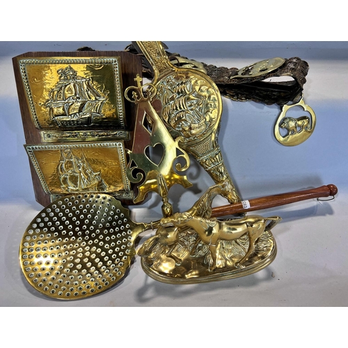 1541 - Ornamental brass ware, including a decorative bellows, horse brasses on a strip of crocodile hide, a... 