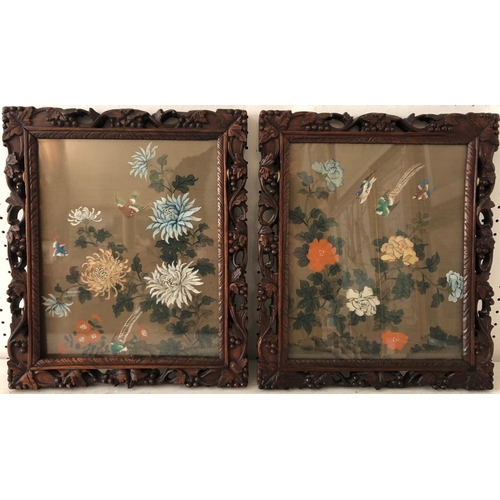 126 - Two Chinese Paintings on Silk of Birds and Flowers in carved hardwood frames, 27 x 22 cm (2)