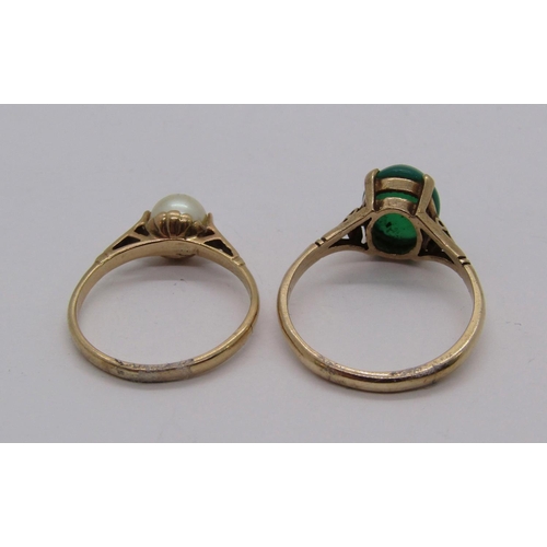 1306 - Two 9ct dress rings; a jadeite example and a pearl example, 4.1g total