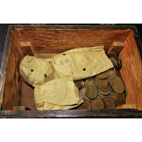 1385 - Small timber box containing a collection of pre-decimal bronze coinage, half pennies, pennies, thrup... 