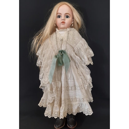 1296 - Good quality reproduction of late 19th century Bru Bébé Jeune doll by Carol with bisque socket head,... 