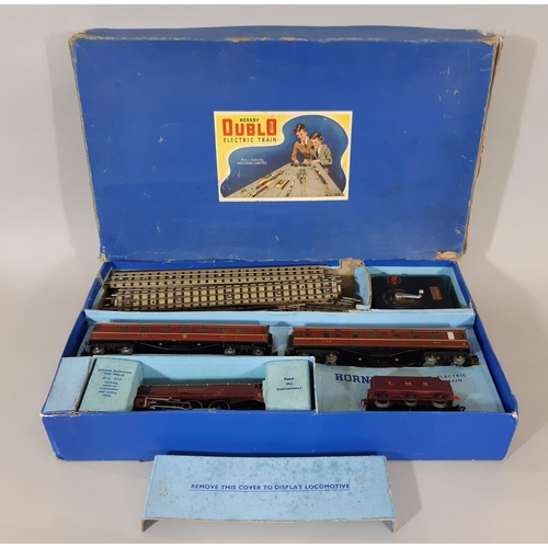 1283 - Hornby Dublo Passenger Train set EDP2 'Duchess of Atholl' comprising 4-6-2 locomotive, tender, 2 coa... 