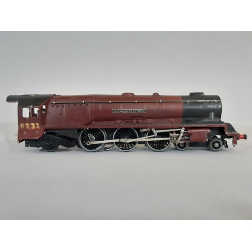 1283 - Hornby Dublo Passenger Train set EDP2 'Duchess of Atholl' comprising 4-6-2 locomotive, tender, 2 coa... 