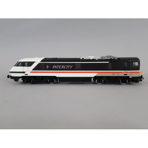 1302 - Hornby 00 gauge Intercity 225 Electric Train Set R696 with operating instructions, some additional t... 