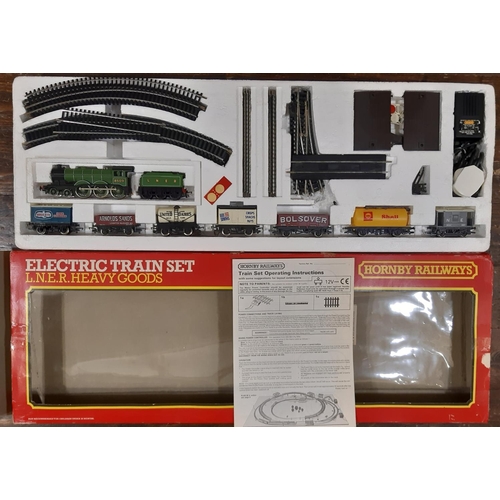 1303 - Collection of Hornby 00 gauge models including Hornby R786  LNER Heavy Goods Set comprising 4-6-0 lo... 