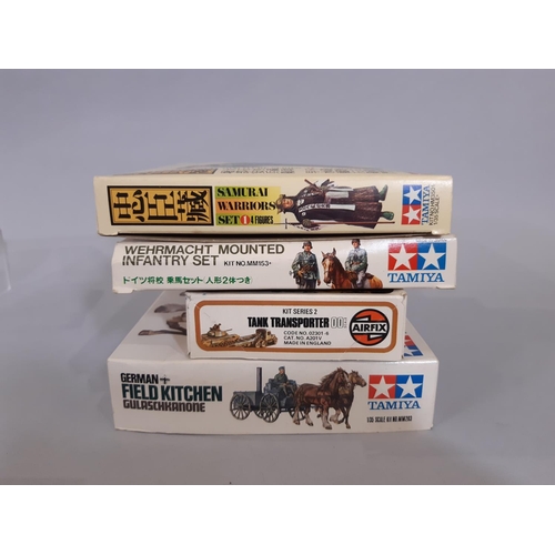 1280 - Boxful of started and un-started modelling kits, mainly historical mounted military figures includin... 