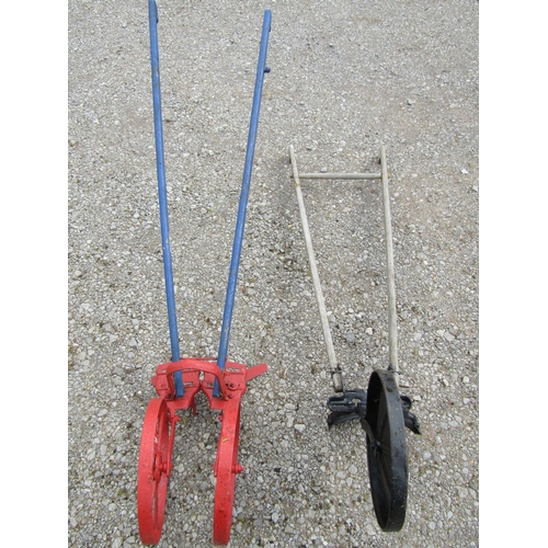 237 - Two vintage push hoes/cultivators with long wooden handles (varying design) (af)