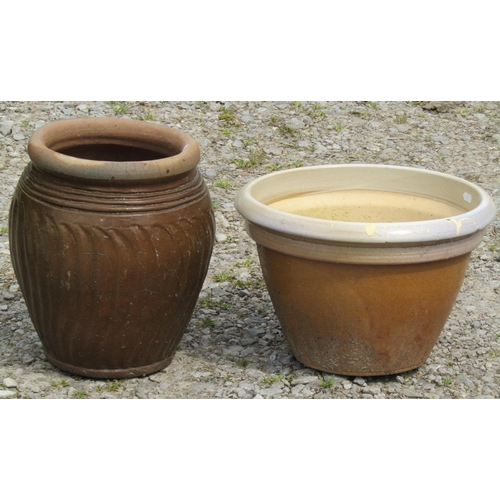 152 - Twelve cream glazed squat cylindrical plant pots 22 cm diameter x 20 cm high, together with two othe... 