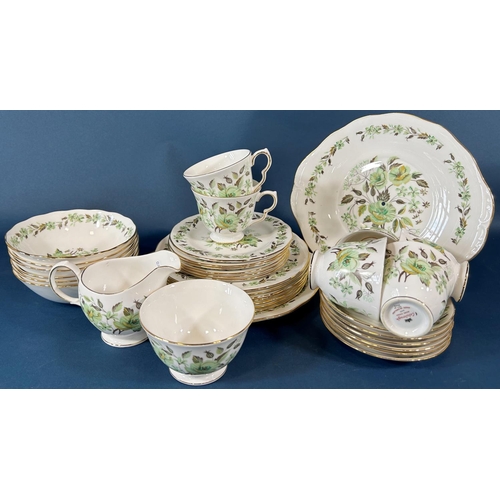 2065 - A Colclough dinner service for six