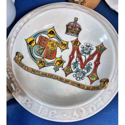 2125 - A collection of Crested ware principally Goss to include a coronation dish from 1911, a Winchester B... 