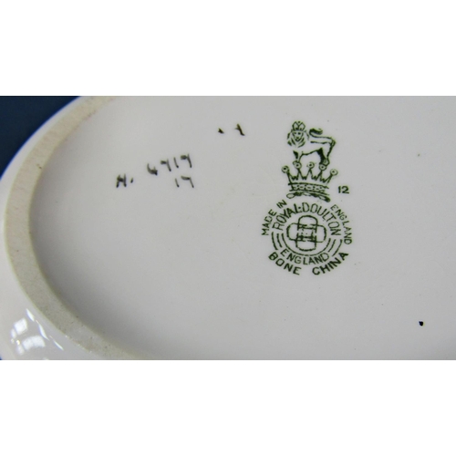 2102 - A collection of Royal Doulton bone china teawares comprising milk jug, sugar bowl, five tea cups, fi... 