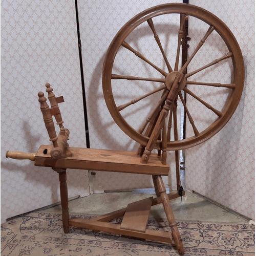 3120 - A traditional pine spinning wheel by Dryad handicrafts of Leicester