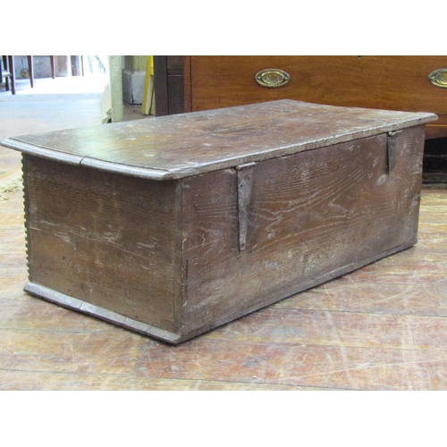 3568 - 18th century oak box with steel lock plate and hasp and simple scratch decorated detail, 91cm wide