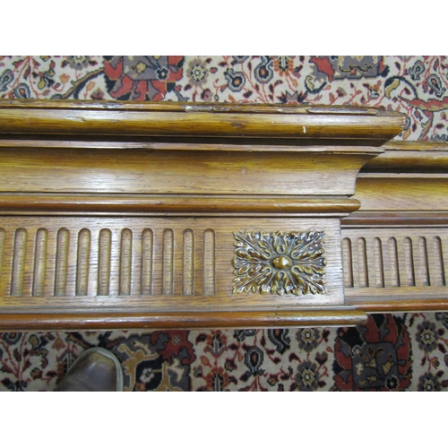 3593 - An oak pediment/base (probably for a book case or similar) with shaped frontage, fluted detail and a... 