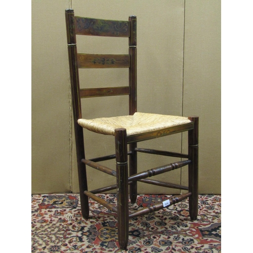 3534 - A single regency period cottage chair with ladder back in pine, with rush seat and floral painted de... 