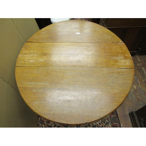 3574 - Late Georgian oak drop leaf pad foot table 100 cm in length