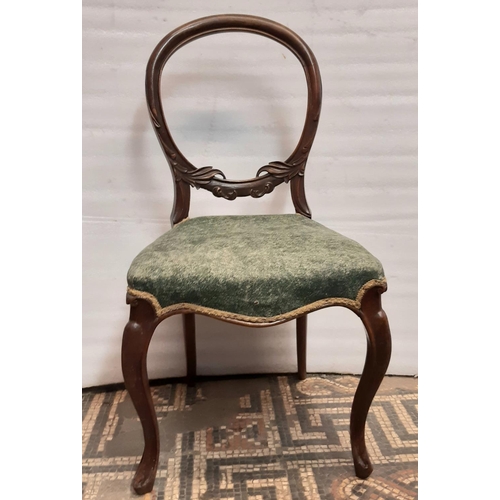 3077 - A set of six Victorian balloon back dining chairs with cabriole forelegs (stamped Edw winter)