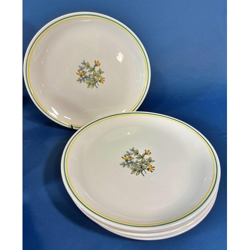 1099 - A Bristol Pottery Meadow Vetch pattern dinner service comprising dinner plates, side plates, bowls, ... 