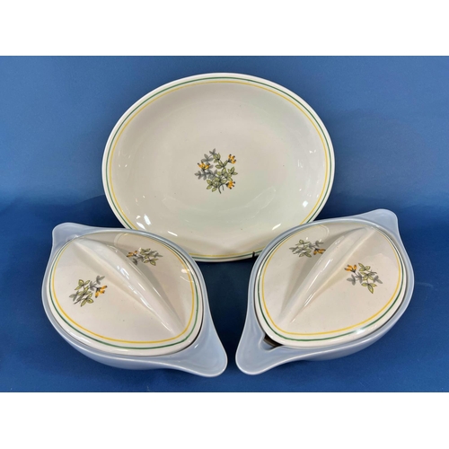 1099 - A Bristol Pottery Meadow Vetch pattern dinner service comprising dinner plates, side plates, bowls, ... 