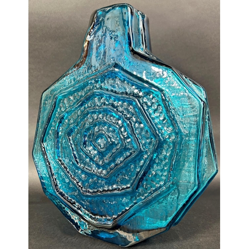 1147 - Whitefriars - Geoffrey Baxter: A Large Textured Range Banjo Glass Vase, in kingfisher blue, 32cm hig... 