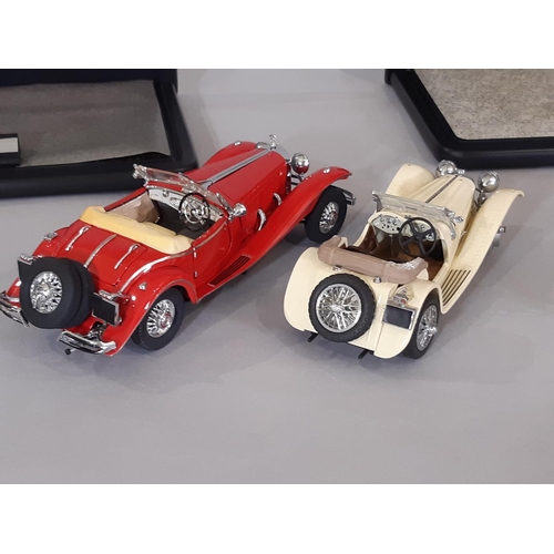 280 - Two 1:24 scale models of classic cars by Franklin Mint including the Mercedes 500 K Special Roadster... 