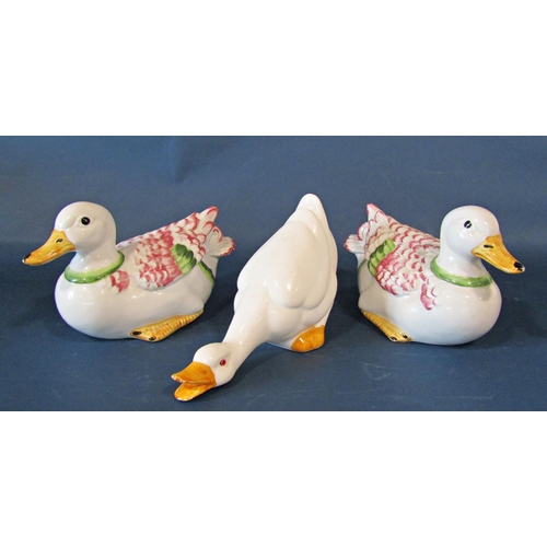 1009 - A collection of decorative kitchen items form of ducks and geese to include two storage jars, furthe... 