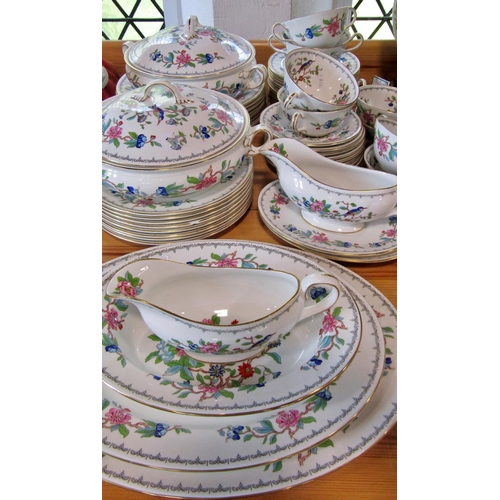 1026 - An extensive collection of Aynsley china dinner wares in the Pembroke pattern to include dinner plat... 