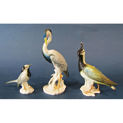 1067 - A collection of Beswick birds, further continental examples, Country Artists inspiration pig, frog, ... 